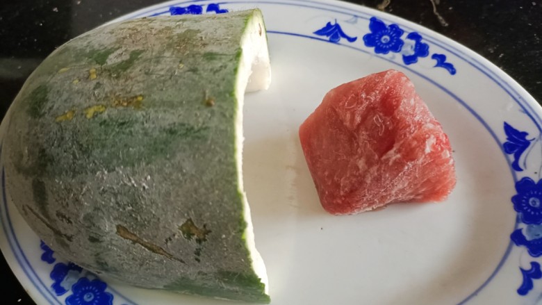 冬瓜肉片汤,备好食材