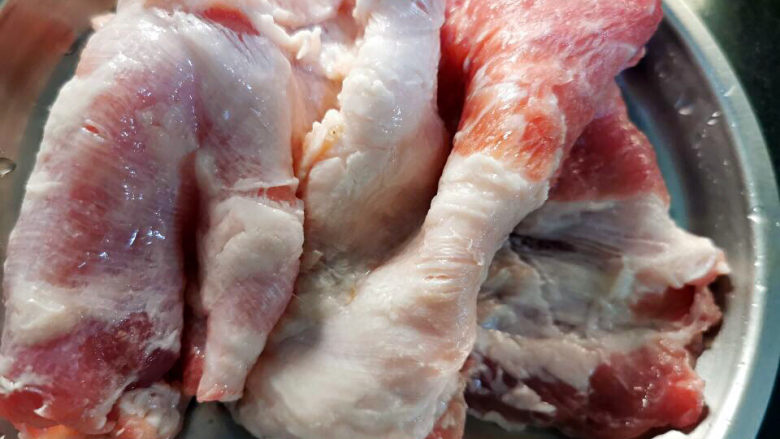 梨子炖肉,猪背筋(用瘦肉也行)