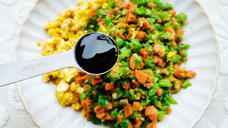 青椒火腿鸡蛋饼,1勺蚝油,