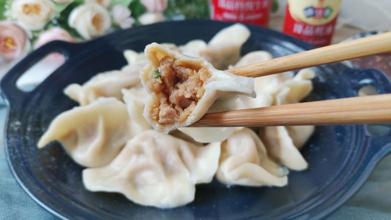 白萝卜猪肉饺子,一道营养丰富，味道鲜美的萝卜猪肉饺子就做好了