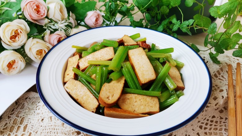 芹菜炒香干,成品图!