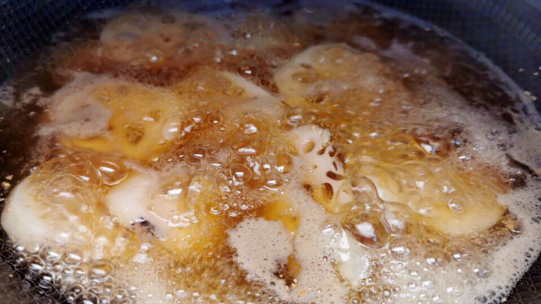 姜汁莲藕,大火煮开,中火煮20分钟