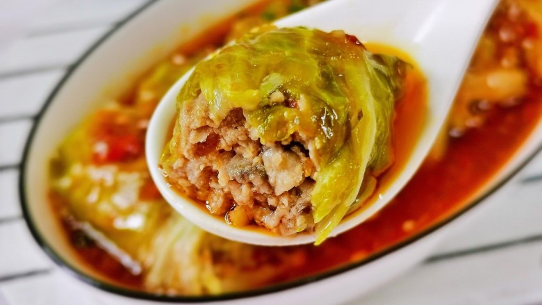 白菜卷肉,鲜嫩好吃不上火,一口就爱上。
