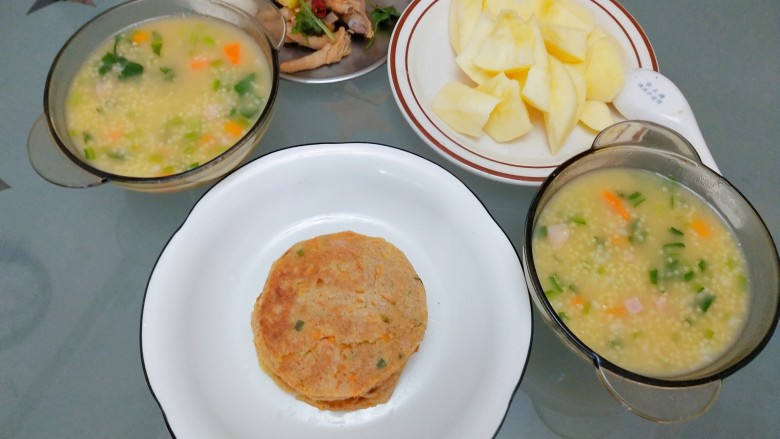 田园南瓜饼,田园南瓜饼配山药小米粥,美味又营养