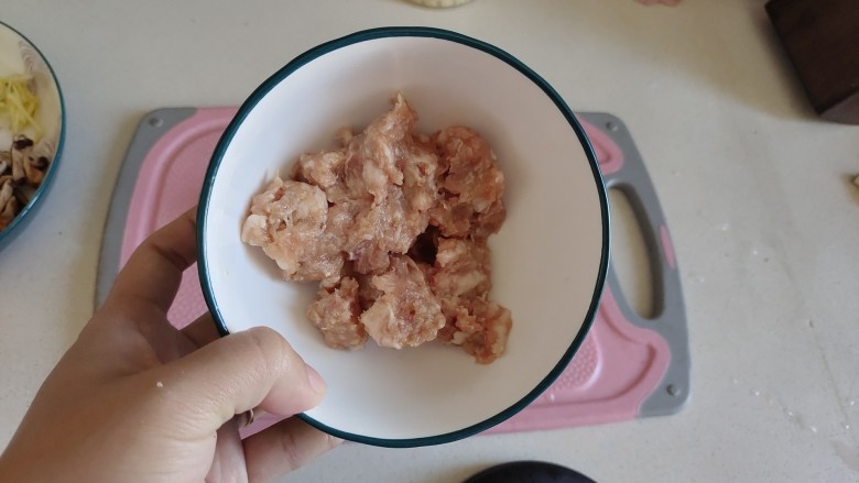 芋头粥,提前腌制一点猪肉馅