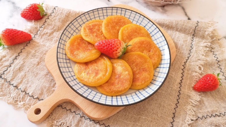 田园南瓜饼,煎好的芝心南瓜饼特别漂亮。