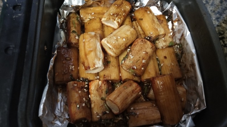 酥炸蟹柳,再翻面,再炸10分钟