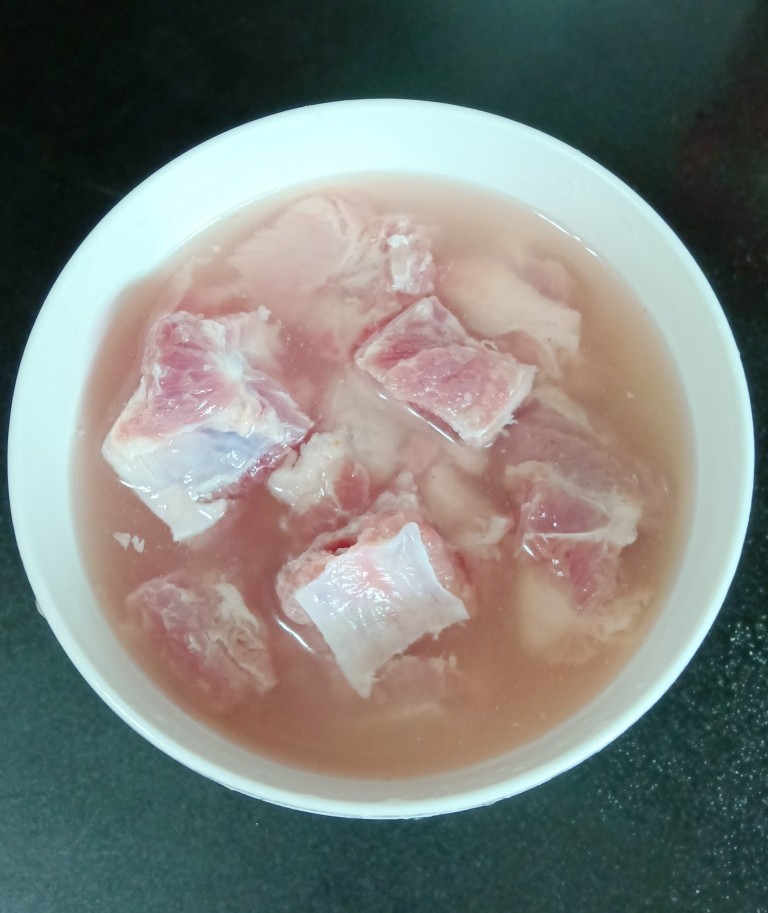 清蒸排骨,再用清水洗干净