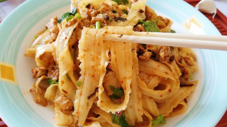 肉酱拌面,准备开吃啦!