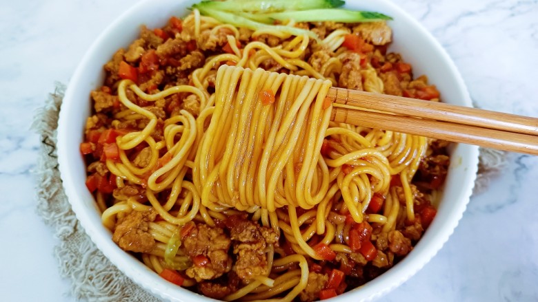 肉酱拌面,分分钟光盘,太香了!