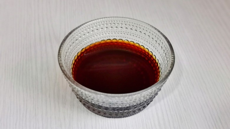 孜然煎豆干,<a style='color:red;display:inline-block;' href='/shicai/ 788'>生抽</a>+<a style='color:red;display:inline-block;' href='/shicai/ 762'>老抽</a>+盐+<a style='color:red;display:inline-block;' href='/shicai/ 865'>蜂蜜</a>+水搅拌均匀。