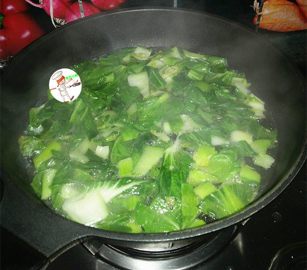 香肠咸肉年糕汤,大火煮开