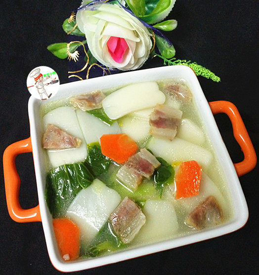 香肠咸肉年糕汤,咸香软糯,鲜美熟烂,非常地好吃