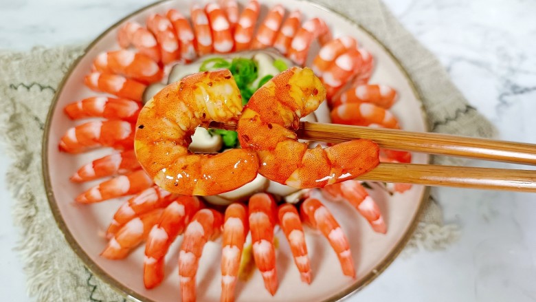 家常虾仁拼盘,虾仁Q弹鲜美!香菇嫩滑美味!