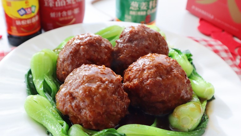 年夜饭宴客压轴菜四喜丸子❗️红烧狮子头❗️,2022虎年开运菜~四喜丸子,寓意阖家团圆,吉祥如意