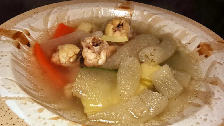 竹荪鸡汤,脆脆的竹荪不再寡味,吸满鸡汤,太好吃了。