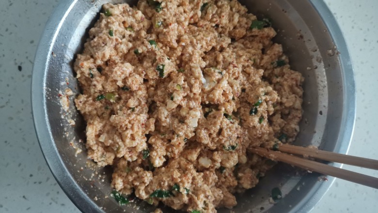 豆腐包子,搅拌均匀,豆腐馅就调好了