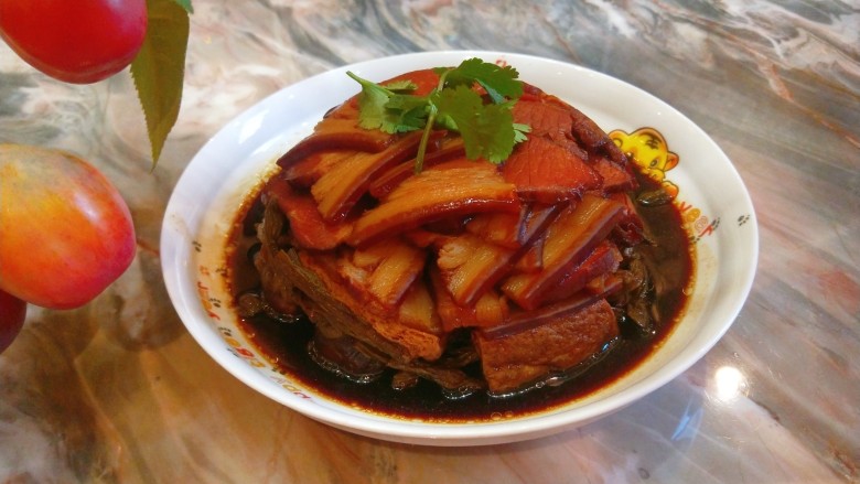 香干蒸腊肉,<a style='color:red;display:inline-block;' href='/shicai/ 473'>香干</a>蒸<a style='color:red;display:inline-block;' href='/shicai/ 436'>腊肉</a>