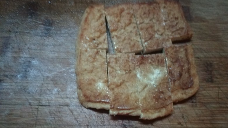 香干蒸腊肉,豆干切成块