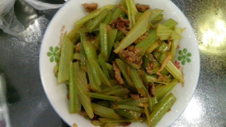 自动锅菜谱 芹菜炒肉