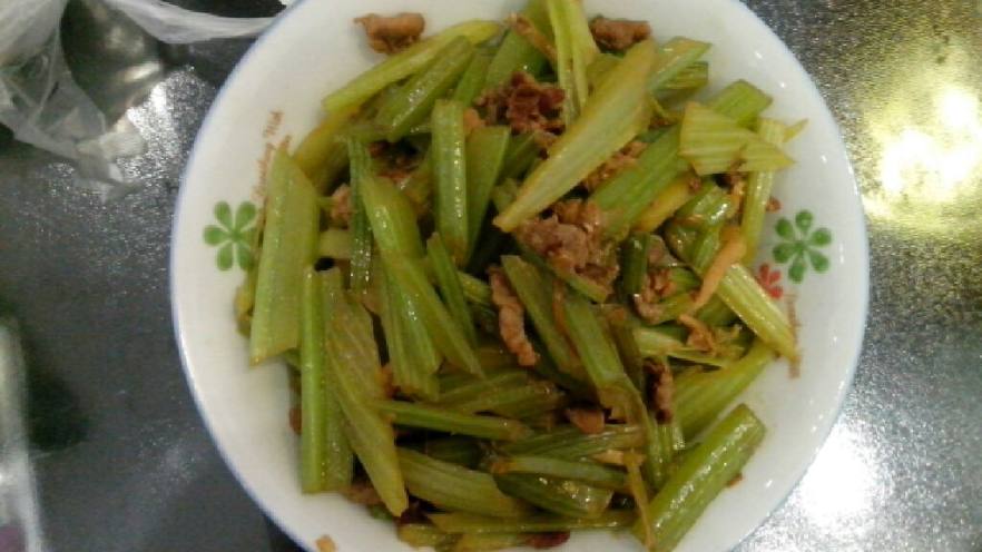 自动锅菜谱 芹菜炒肉