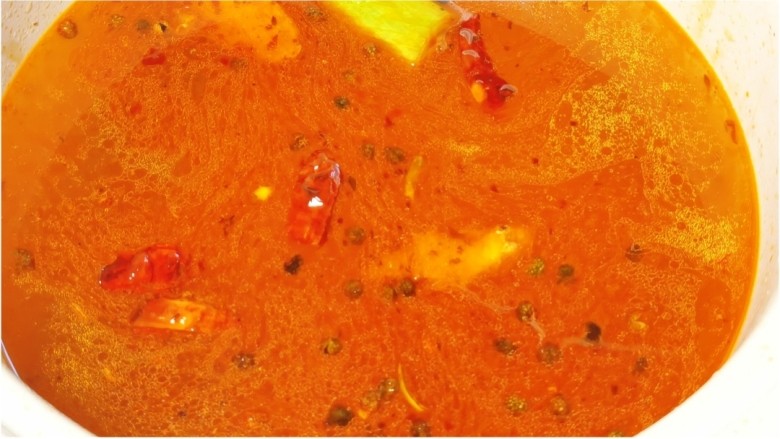好吃到没朋友的鸭血豆腐粉丝汤来啦!,加入适量开水