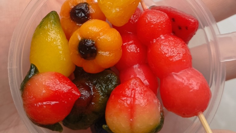露楚,做了桃子,南瓜,糖葫芦,西瓜,奶酪,芒果,牛油果,蓝莓,胡萝卜