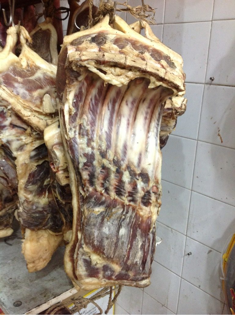 野笋腊肉煲,<a style='color:red;display:inline-block;' href='/shicai/ 436'>腊肉</a>