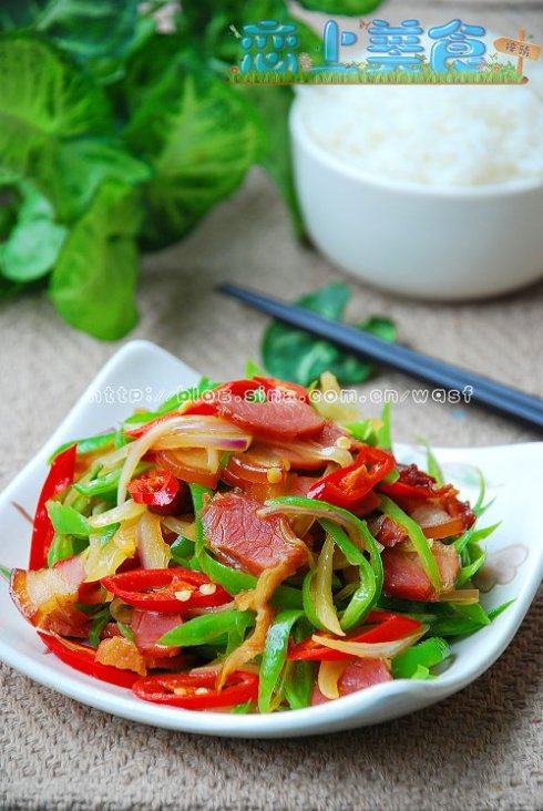 腊肉尖椒炒洋葱