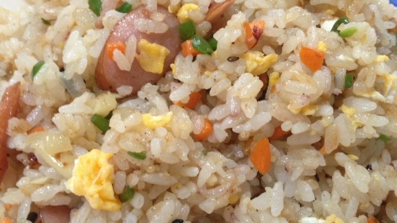 黄油香肠蛋炒饭