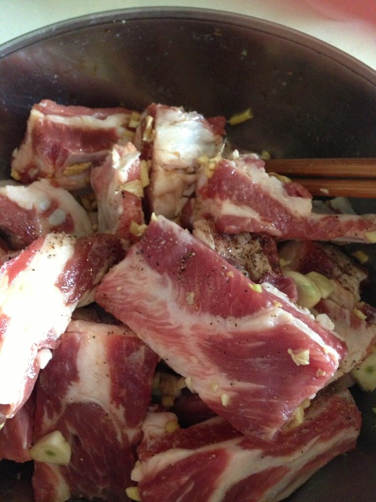 排骨烧冬笋干,腌制排骨