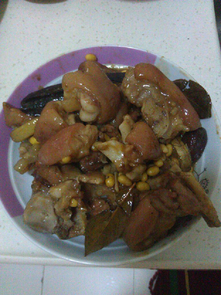 黄豆炖猪脚