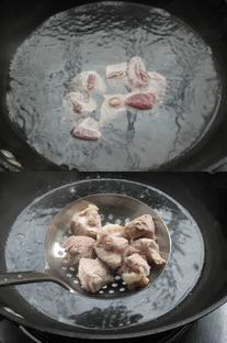 广东清补凉煲瘦肉,锅中注入清水,放入瘦肉,用大火烧开,汆煮1分钟后捞出沥干水分