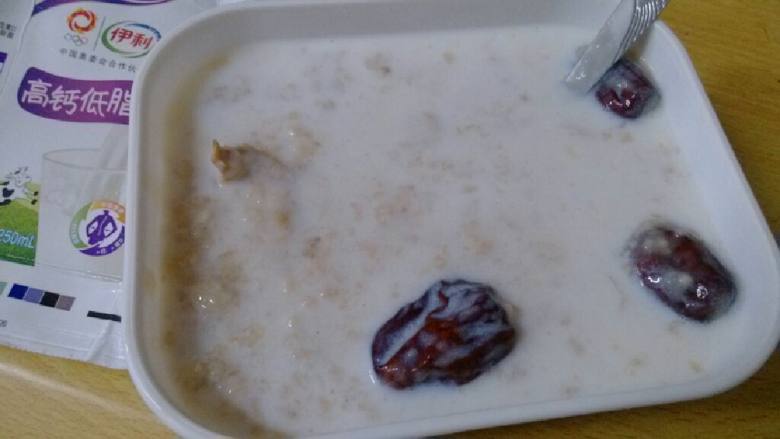 牛奶燕麦粥