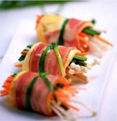 胡萝卜金针菇奶酪卷