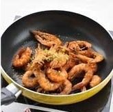 椒盐虾,趁热食用,味道和口感最佳