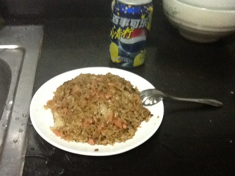 黄豆酱香肠炒饭,最后上碟就完成了！