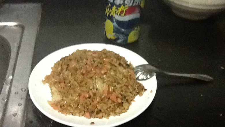 黄豆酱香肠炒饭