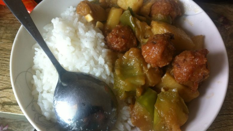 肉丸子炖茄子土豆