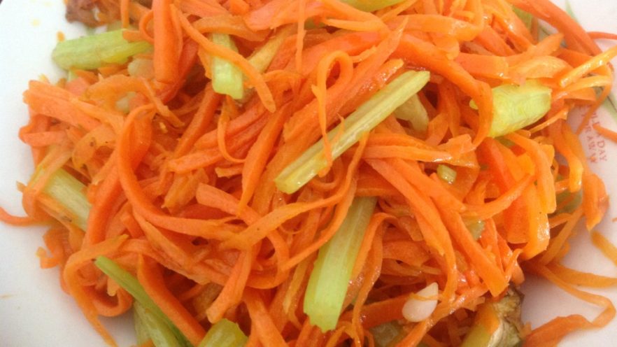 芹菜炒胡萝卜丝