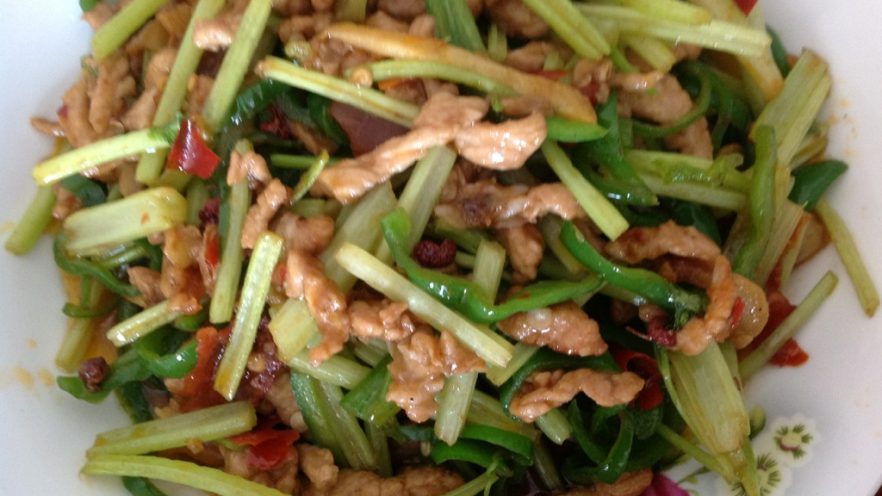 芹菜青椒炒肉丝
