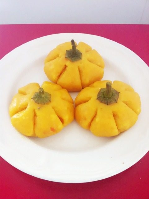 嘟嘟南瓜饼,20分钟左右出锅,可爱的嘟囊囊的小南瓜饼就做好啦〜〜