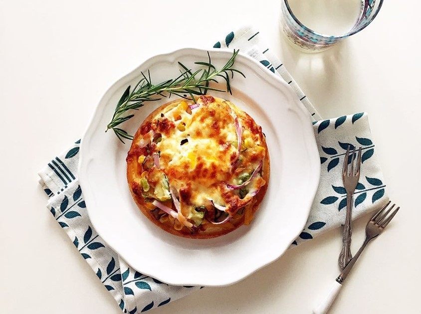 培根彩蔬披萨饼 