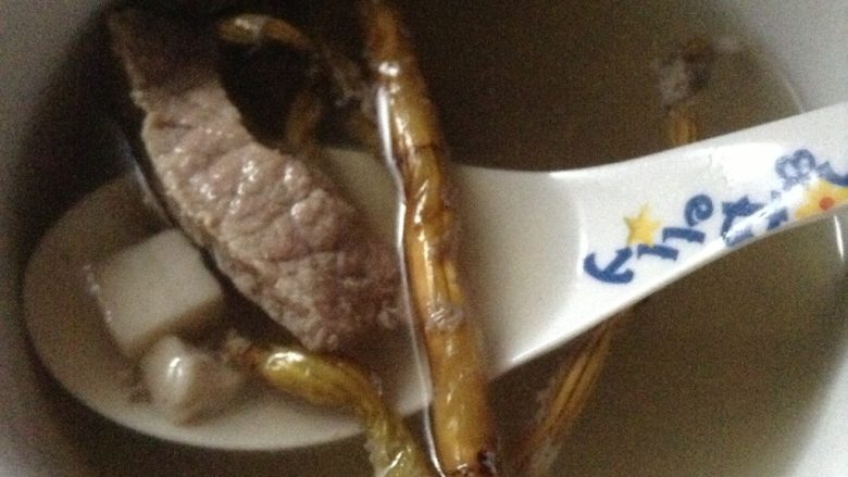 石斛花旗参淮山瘦肉汤