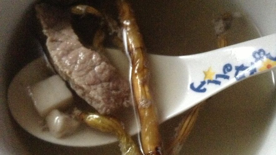 石斛花旗参淮山瘦肉汤