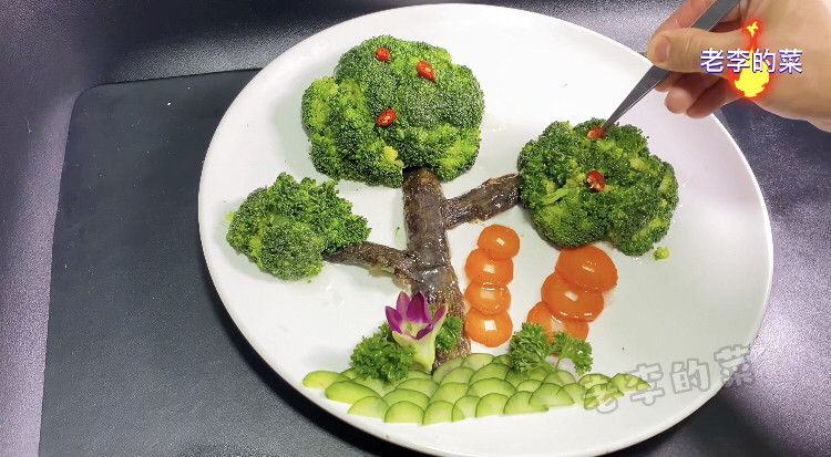 年夜饭寓意菜发财树,摆上泰椒点缀一下