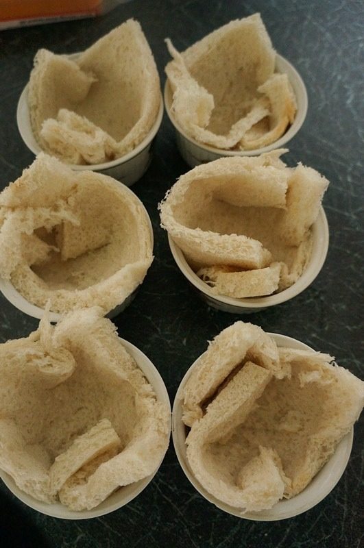培根烤蛋堡,放入烤箱烤5分钟,温度315度,吐司成微微金黄色即好