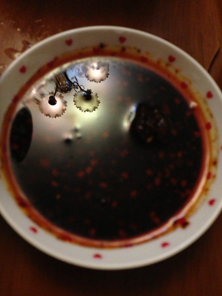 紫薯粥,调酱。倒入<a style='color:red;display:inline-block;' href='/shicai/ 692'>酱油</a>跟<a style='color:red;display:inline-block;' href='/shicai/ 10084'>老干妈</a>拌均匀就可以。用来沾西兰花