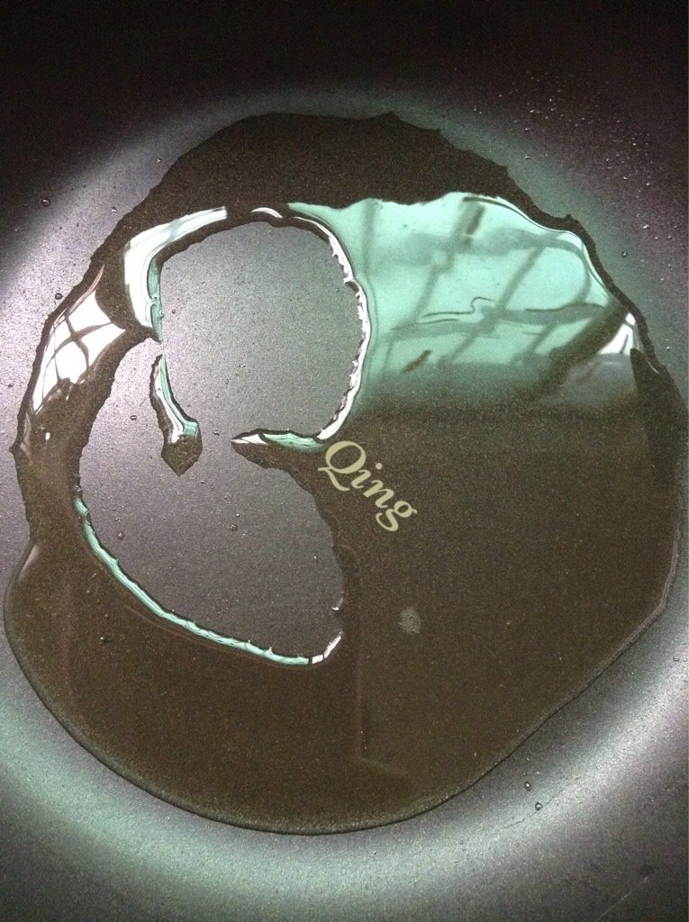 豆角煎蛋,如图热锅放油烧热