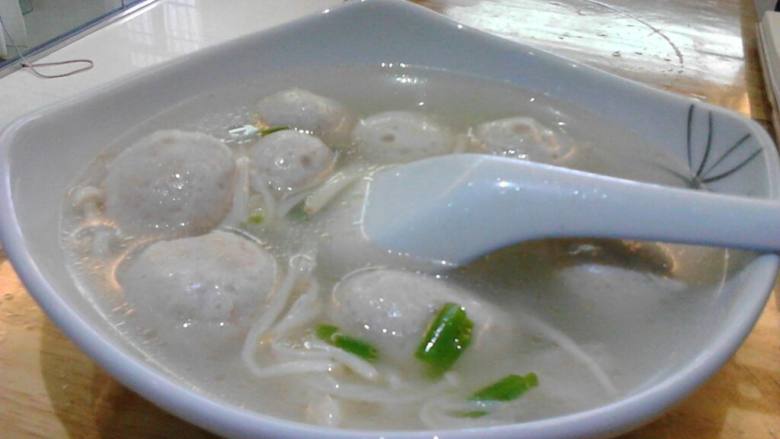 金针菇肉丸汤
